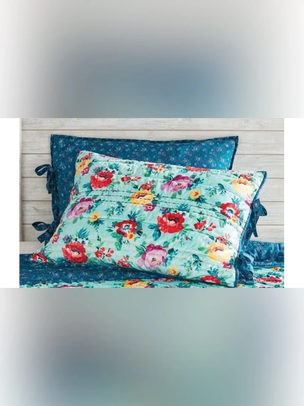 THE PIONEER WOMAN Bundle: Plush Blanket 50x72 Sweet Rose and 2 King Shams 36x20